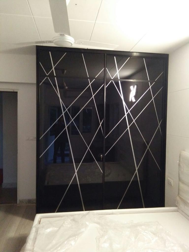 gallery-pictures-of-lacquer-glass-wardrobes-designs-in-delhi-new-delhi-india-top-largest-modular-wardrobe-delhi-india